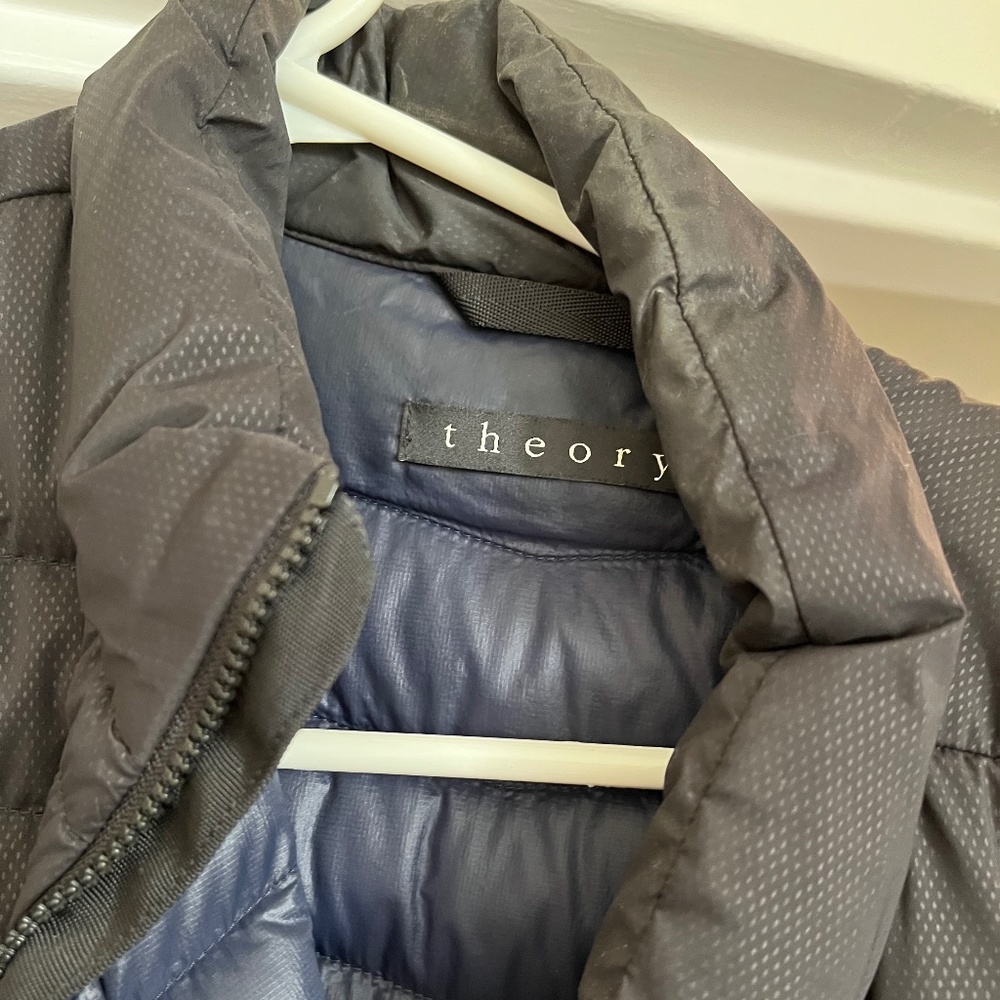 Theory Black Sleevless Zipper Vest